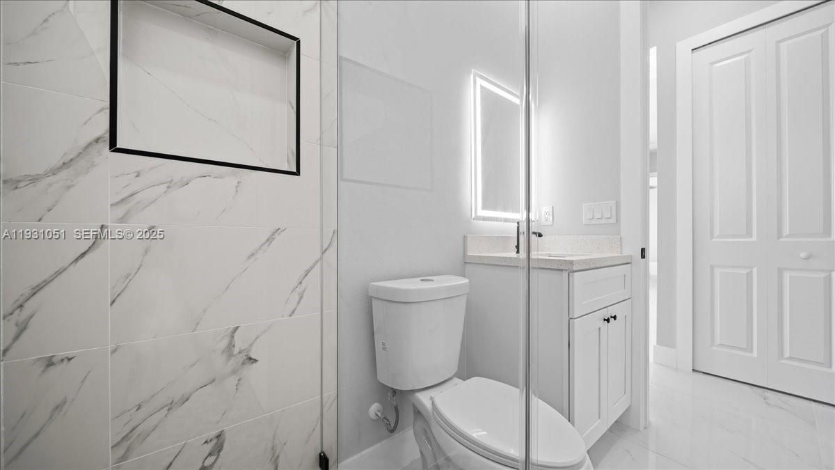 На продажу: $289,999 (3 спален, 2 ванн, 1270 Квадратных фут)