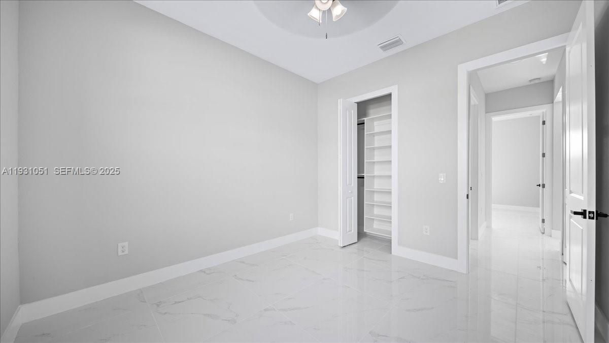 На продажу: $289,999 (3 спален, 2 ванн, 1270 Квадратных фут)