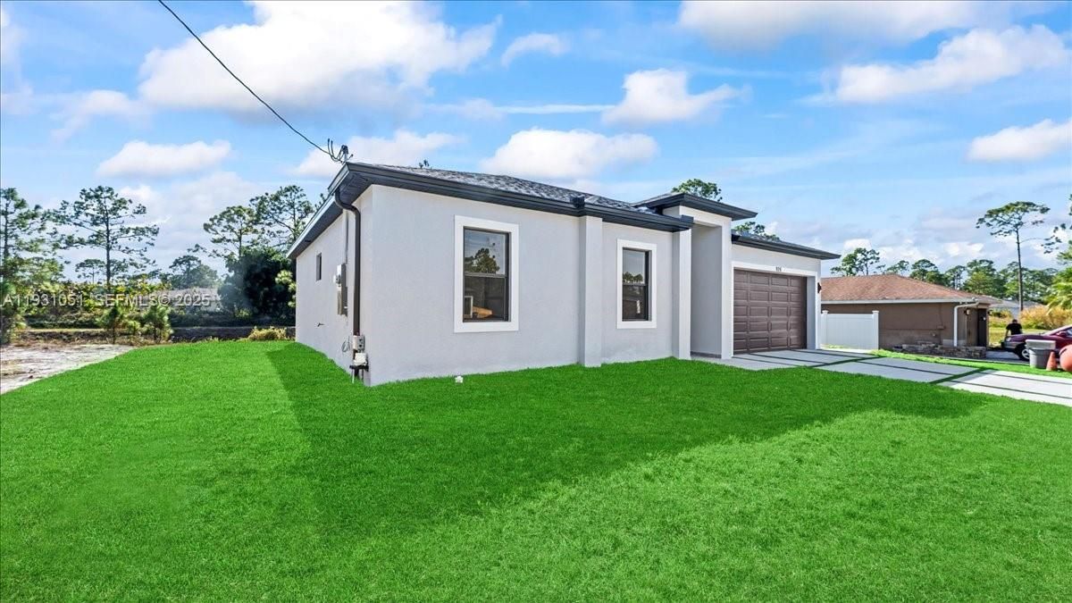 На продажу: $289,999 (3 спален, 2 ванн, 1270 Квадратных фут)