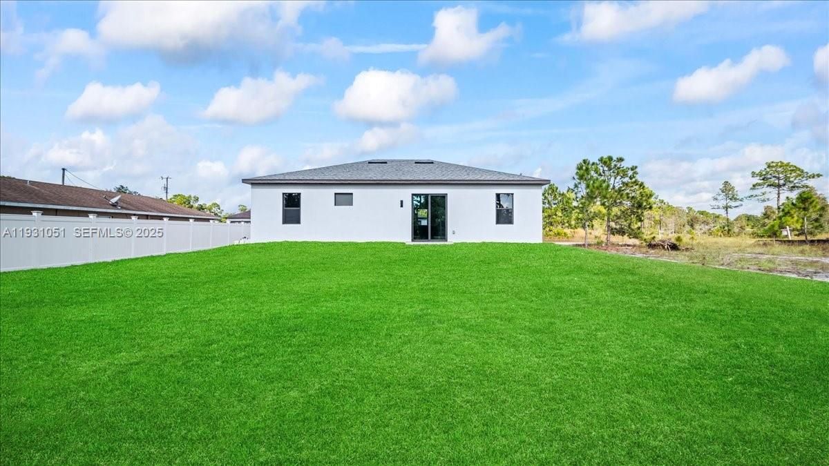 На продажу: $289,999 (3 спален, 2 ванн, 1270 Квадратных фут)