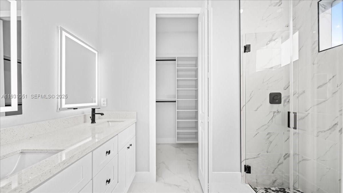 На продажу: $289,999 (3 спален, 2 ванн, 1270 Квадратных фут)