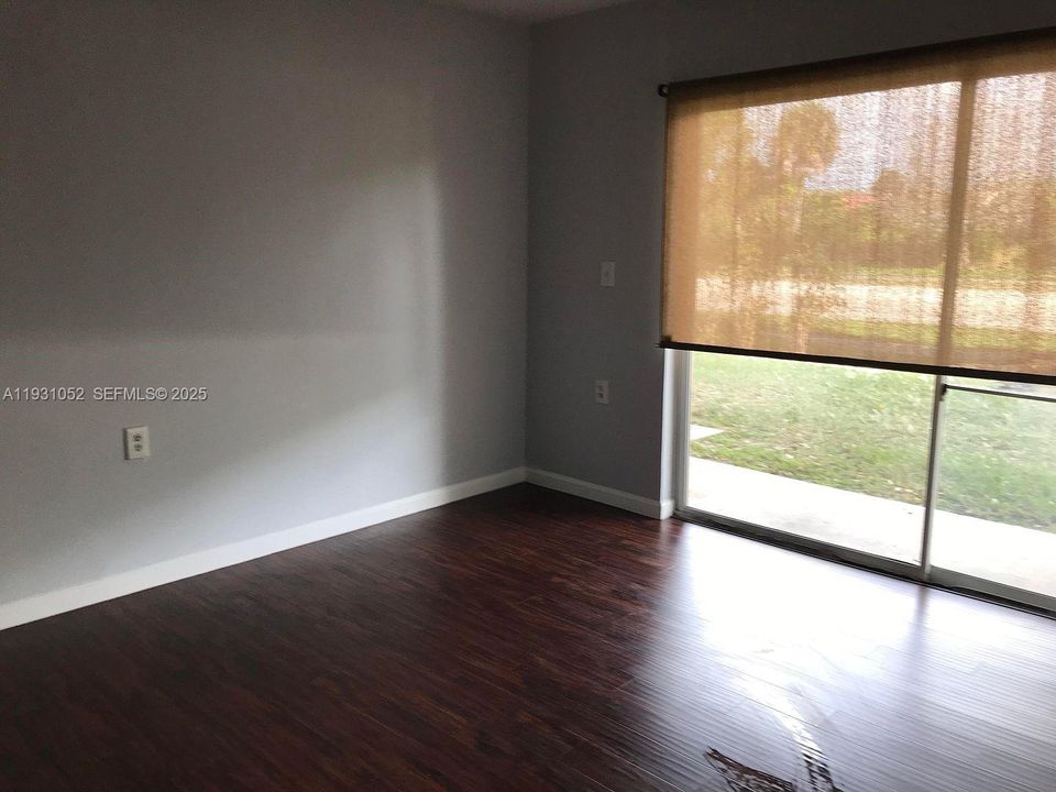 出租: $1,650 (2 贝兹, 1 浴室, 708 平方英尺)