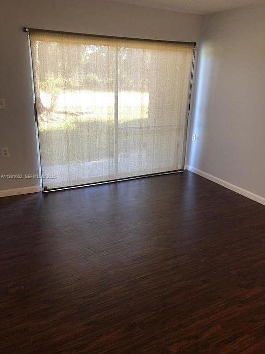 出租: $1,650 (2 贝兹, 1 浴室, 708 平方英尺)