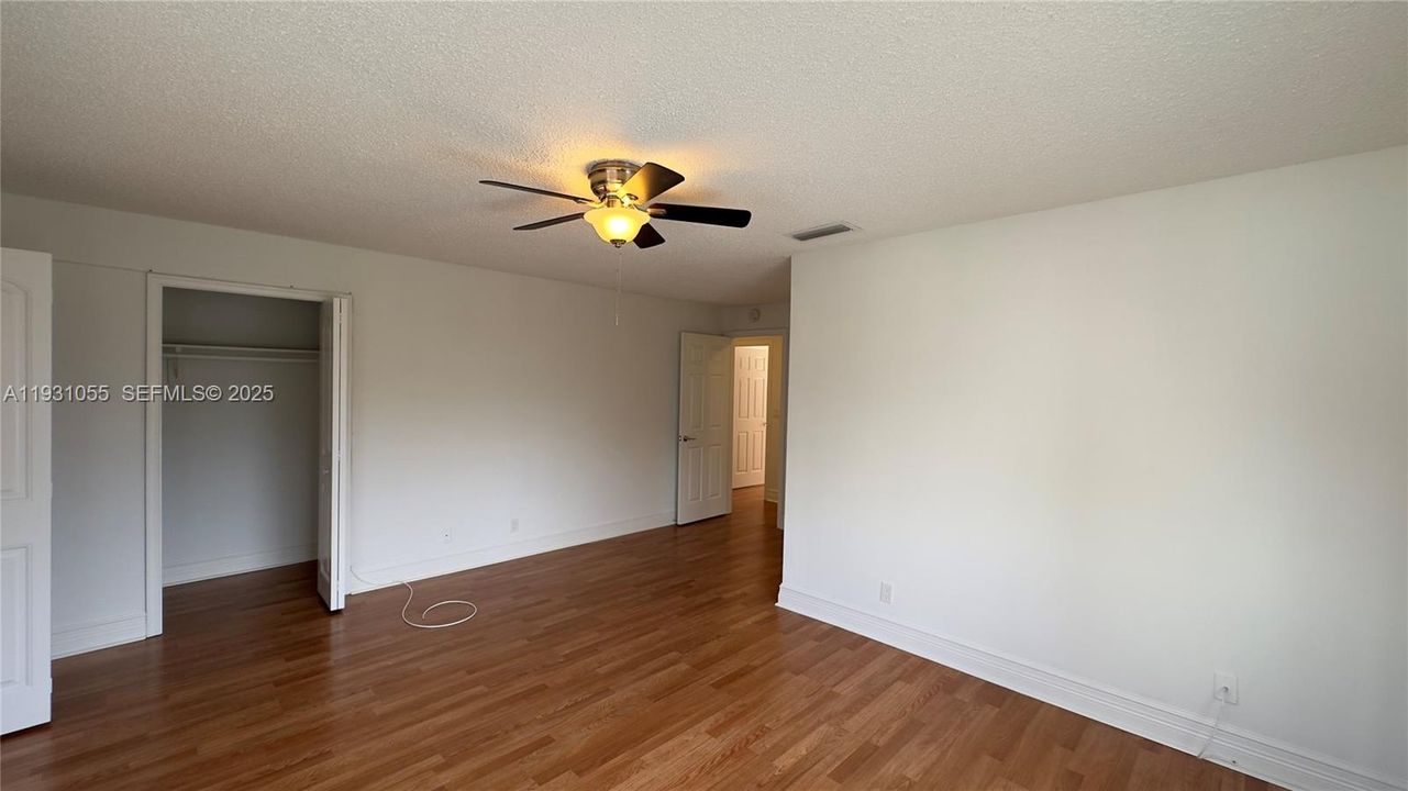 For Sale: $229,999 (3 beds, 1 baths, 1220 Square Feet)