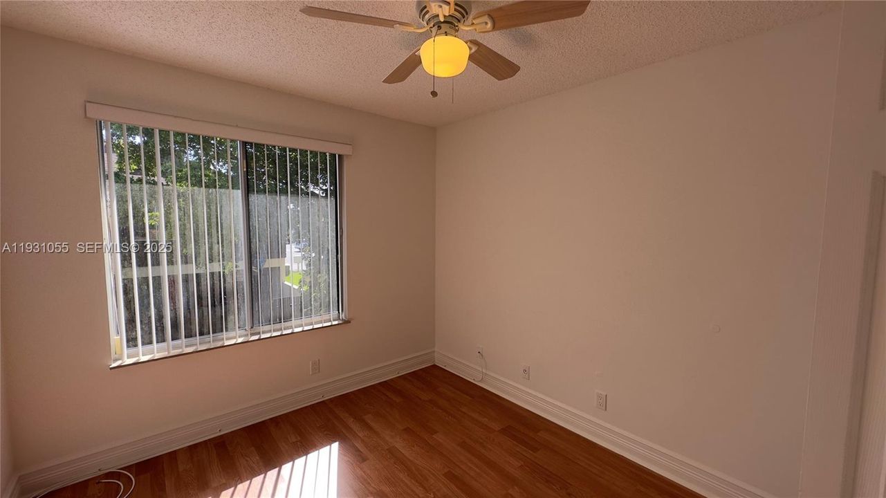 For Sale: $229,999 (3 beds, 1 baths, 1220 Square Feet)