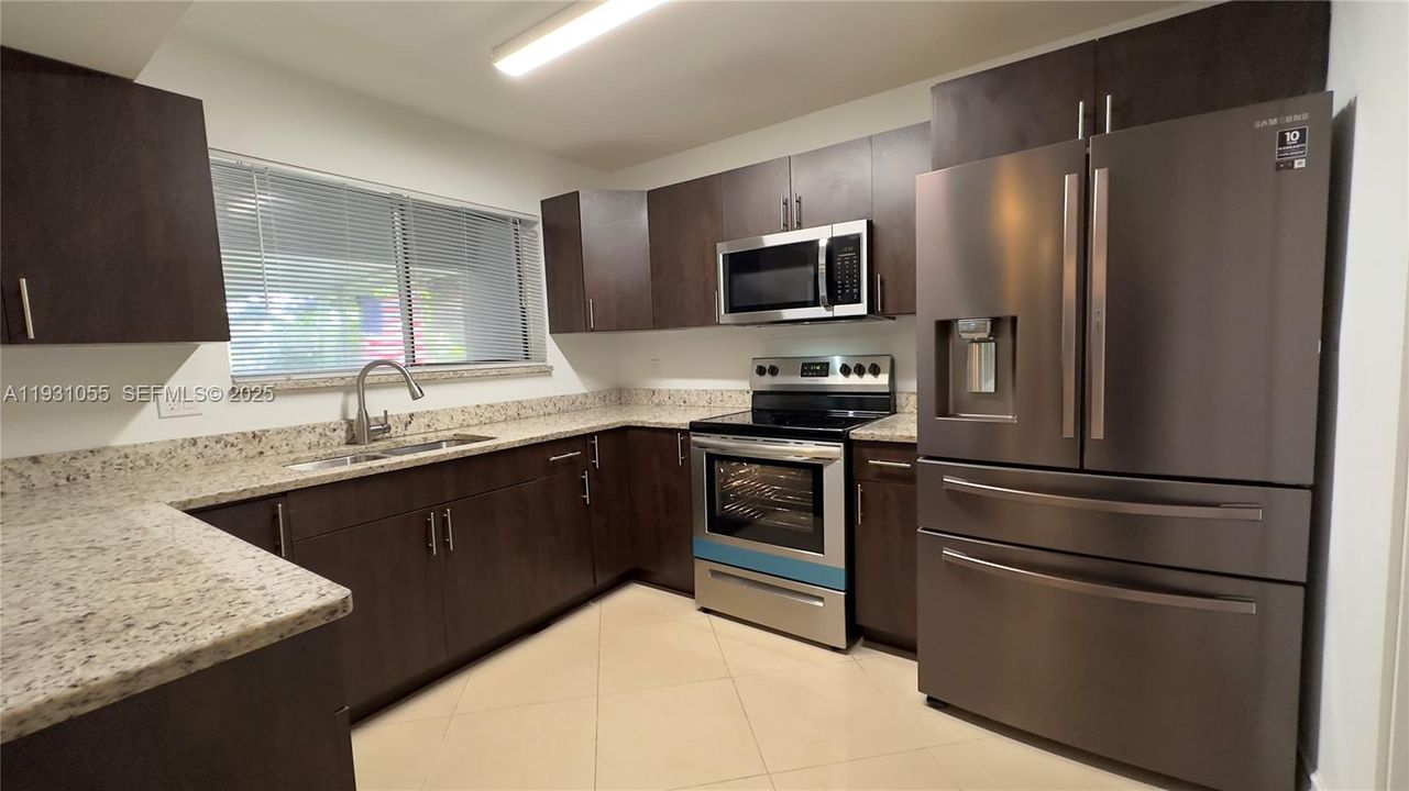 For Sale: $229,999 (3 beds, 1 baths, 1220 Square Feet)