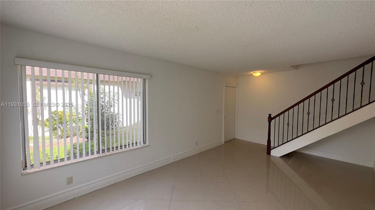 For Sale: $229,999 (3 beds, 1 baths, 1220 Square Feet)