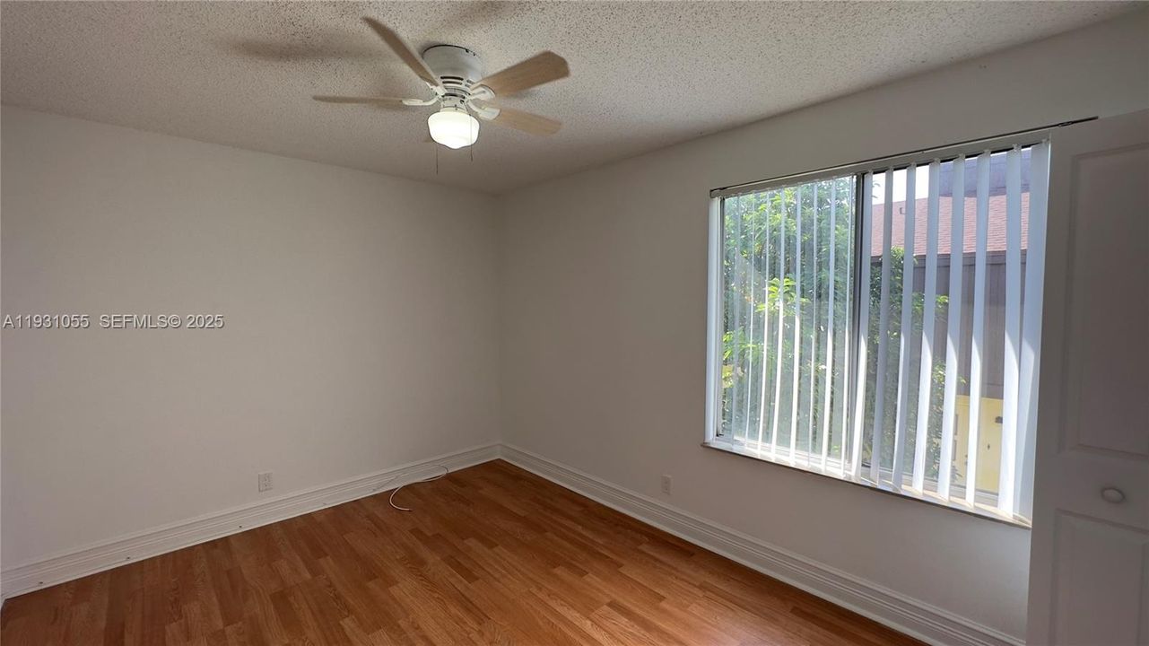 For Sale: $229,999 (3 beds, 1 baths, 1220 Square Feet)