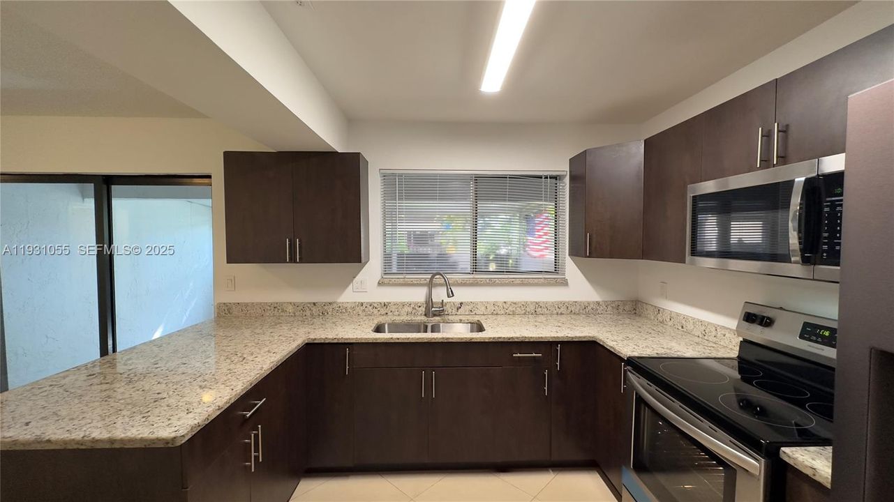 For Sale: $229,999 (3 beds, 1 baths, 1220 Square Feet)