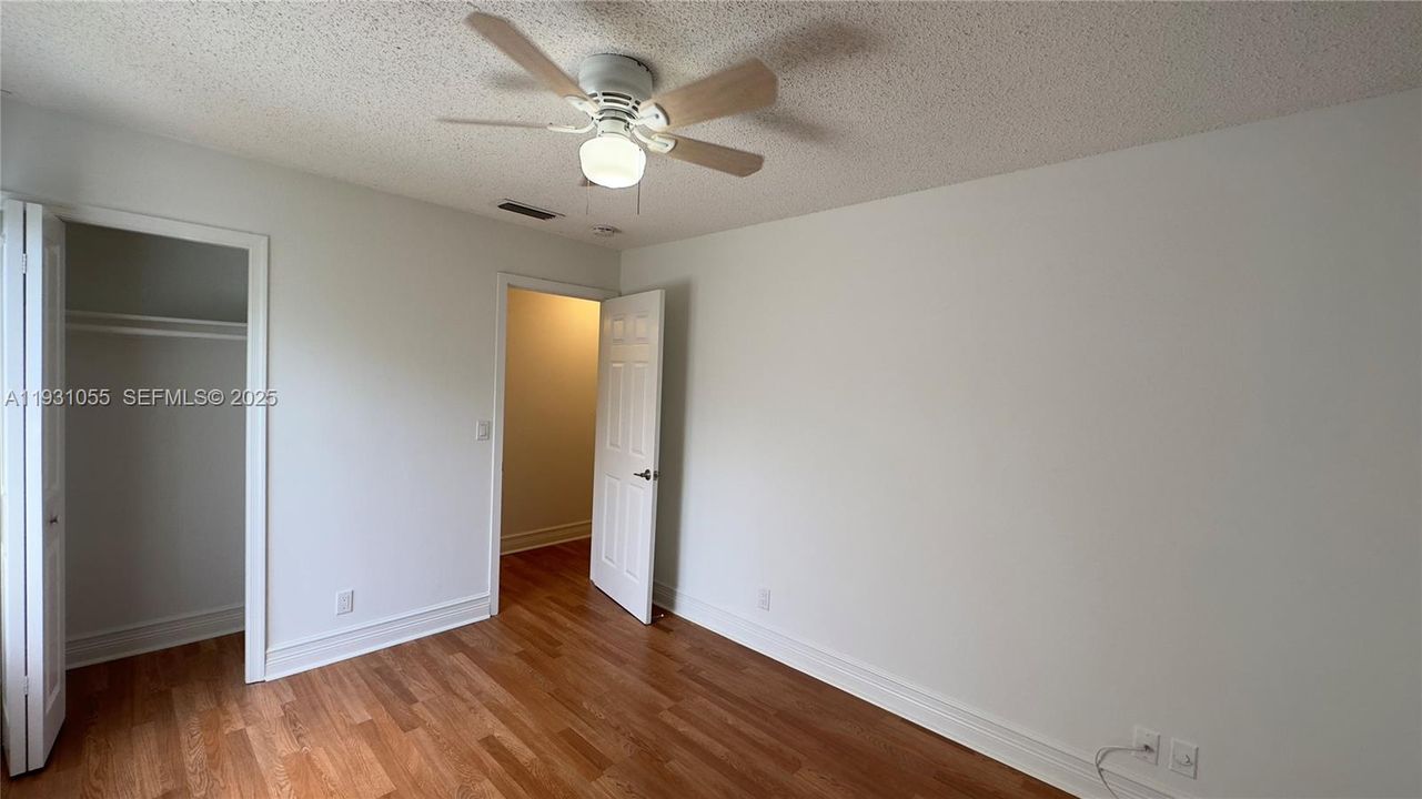 For Sale: $229,999 (3 beds, 1 baths, 1220 Square Feet)