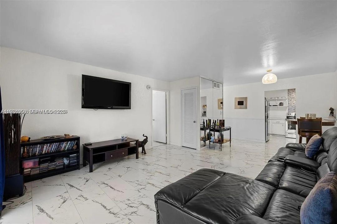 В аренду: $1,500 (2 спален, 2 ванн, 860 Квадратных фут)