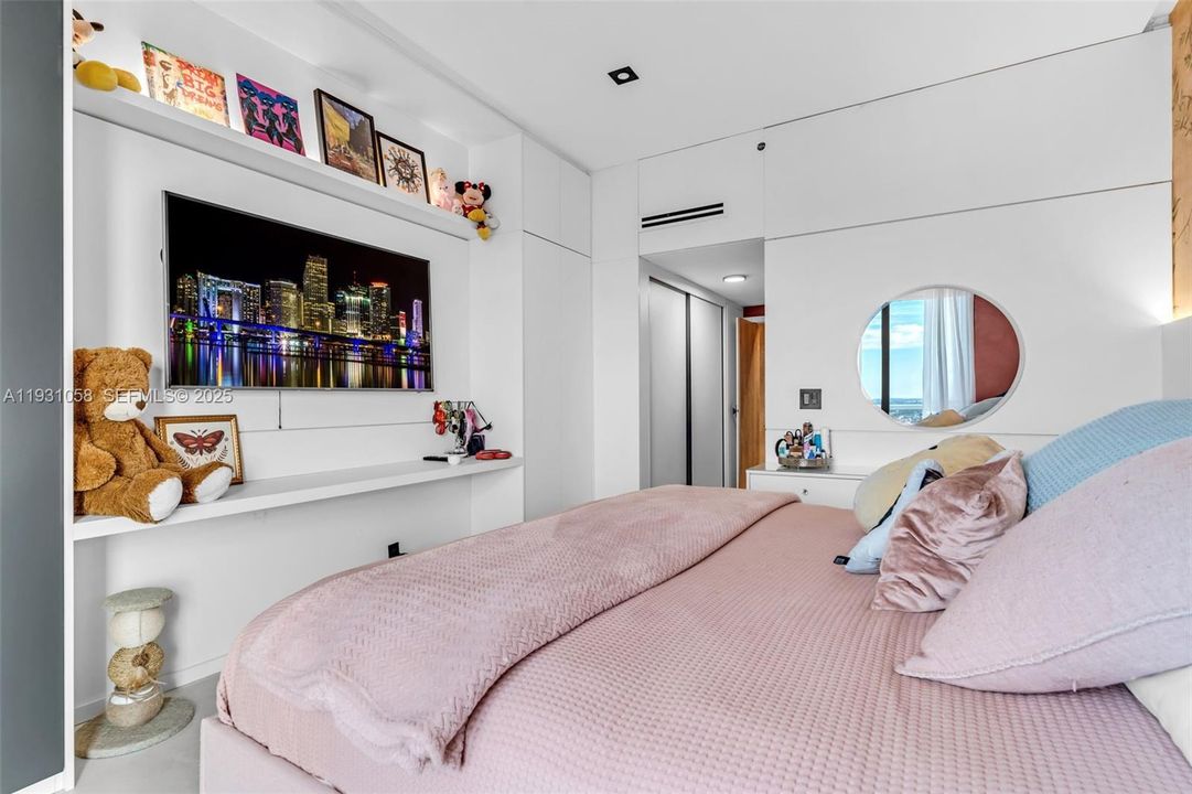 В аренду: $10,000 (3 спален, 2 ванн, 2080 Квадратных фут)