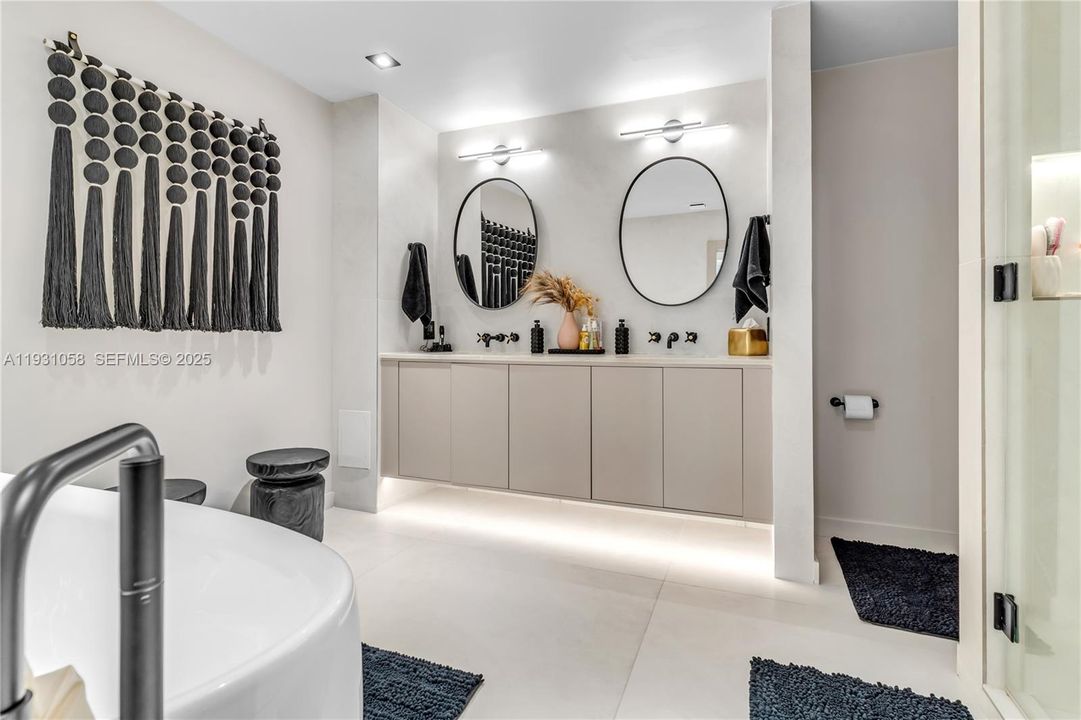 В аренду: $10,000 (3 спален, 2 ванн, 2080 Квадратных фут)