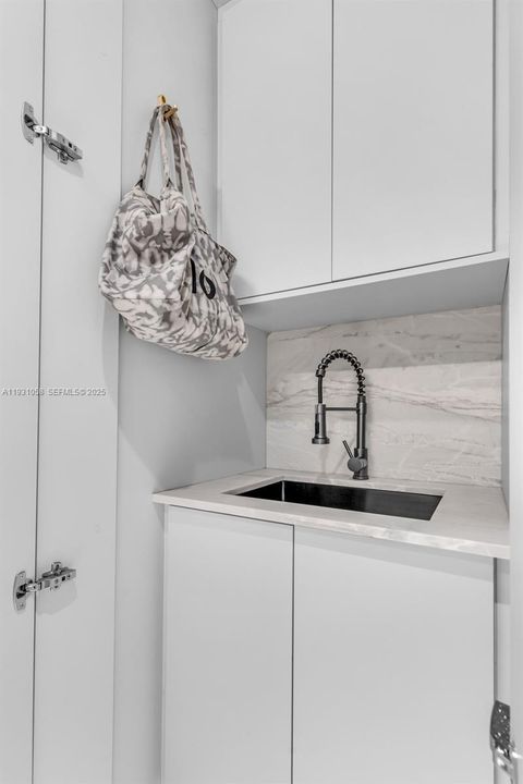 В аренду: $10,000 (3 спален, 2 ванн, 2080 Квадратных фут)