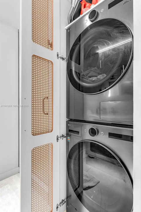 В аренду: $10,000 (3 спален, 2 ванн, 2080 Квадратных фут)