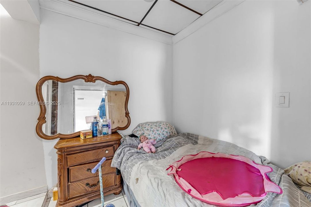 En Venta: $300,000 (5 camas, 4 baños, 1598 Pies cuadrados)