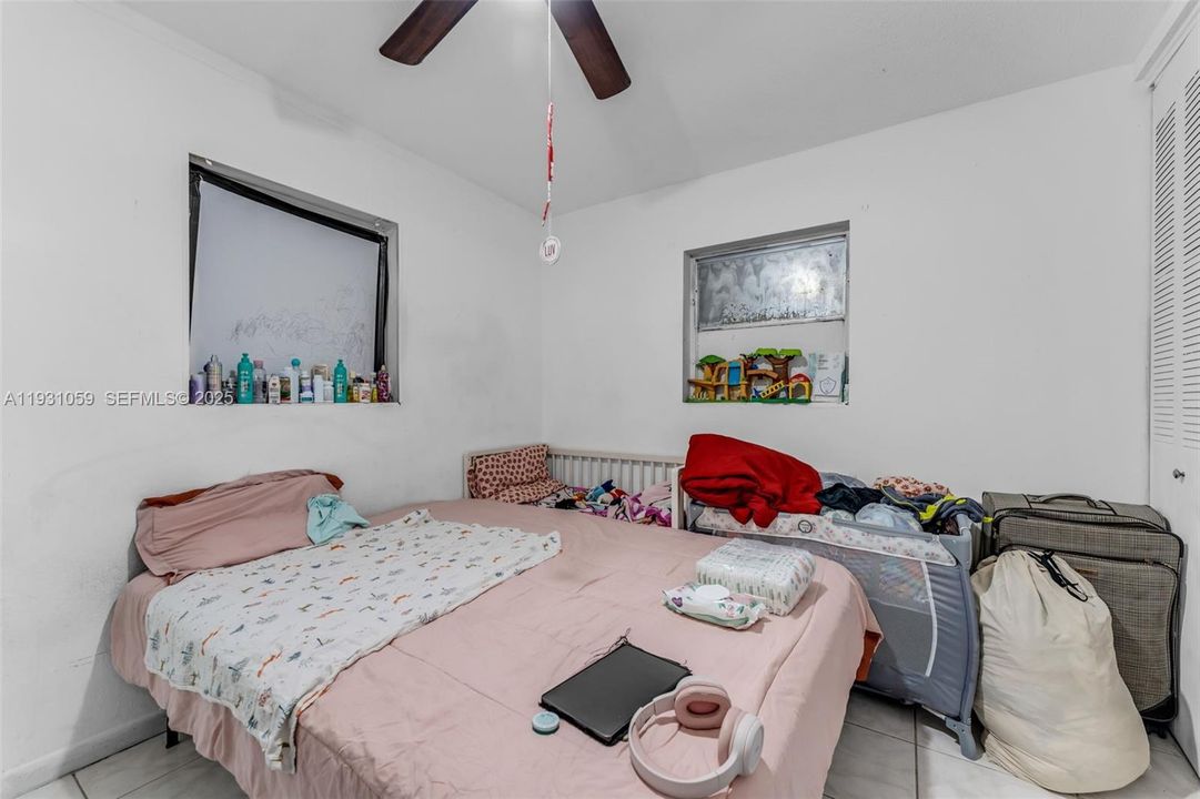 En Venta: $300,000 (5 camas, 4 baños, 1598 Pies cuadrados)