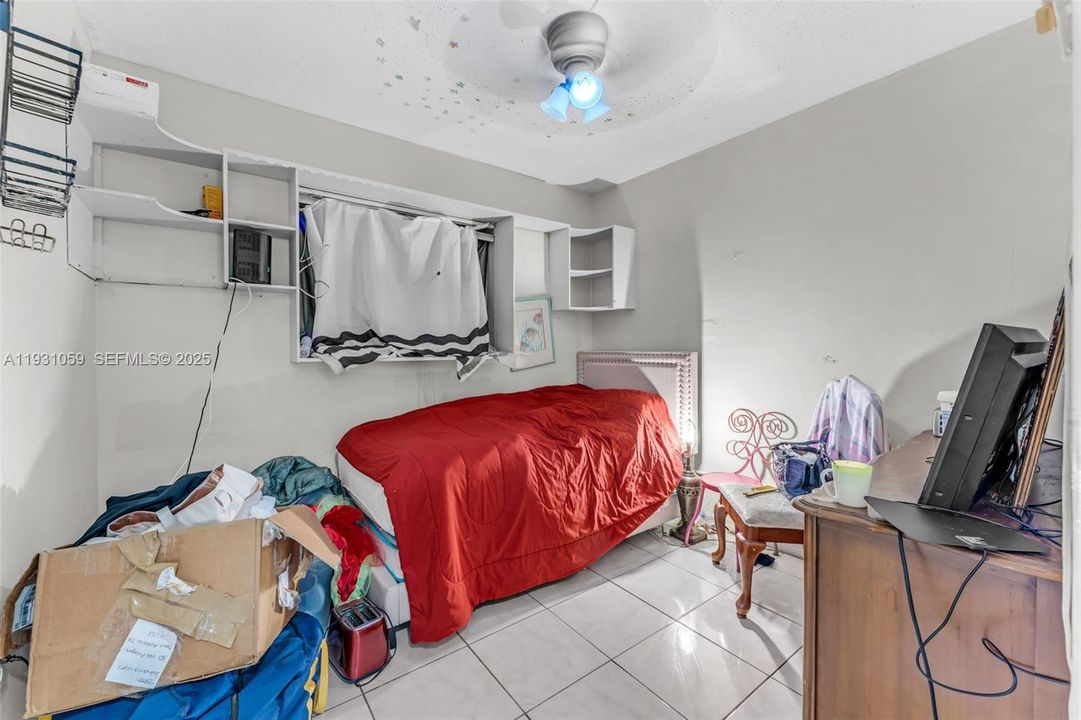 En Venta: $300,000 (5 camas, 4 baños, 1598 Pies cuadrados)