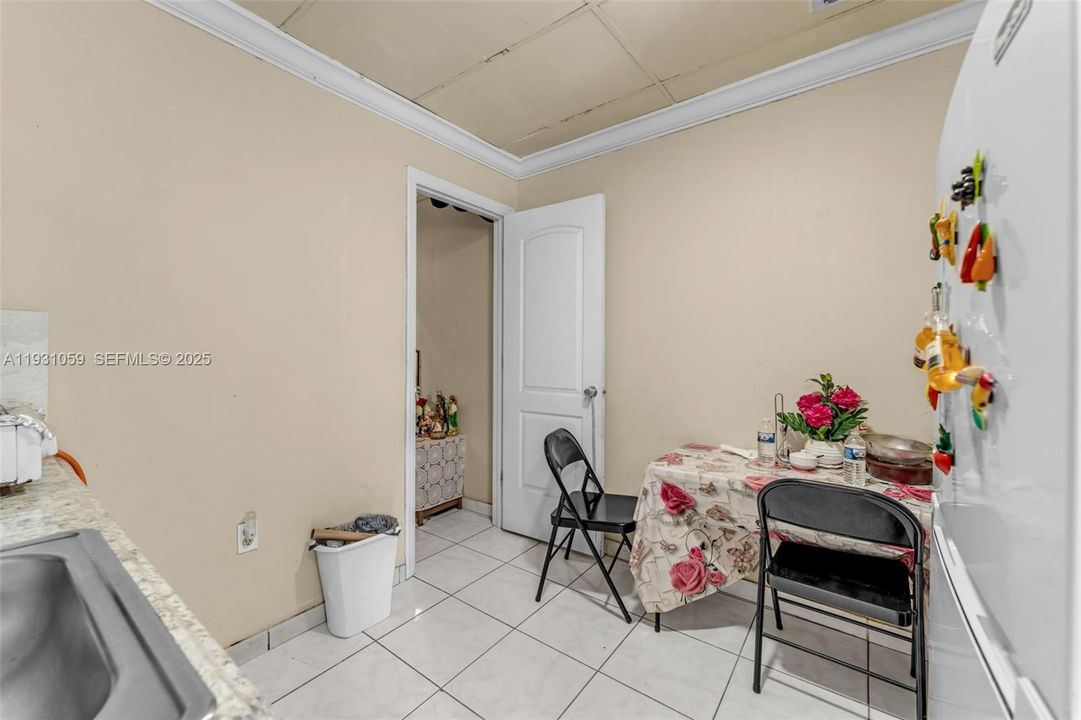 En Venta: $300,000 (5 camas, 4 baños, 1598 Pies cuadrados)