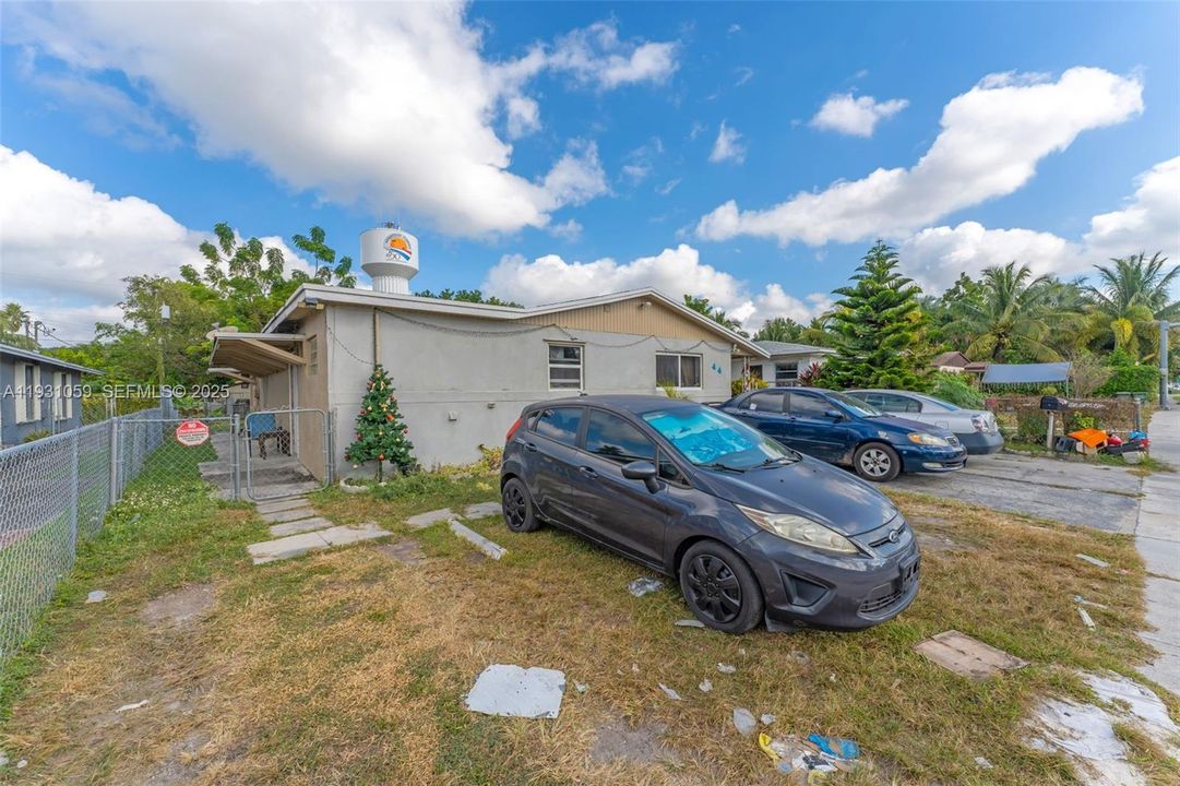 En Venta: $300,000 (5 camas, 4 baños, 1598 Pies cuadrados)