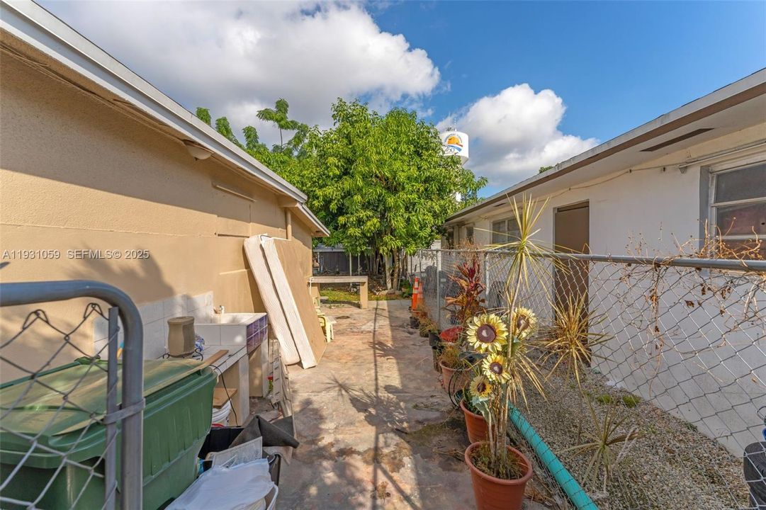 En Venta: $300,000 (5 camas, 4 baños, 1598 Pies cuadrados)