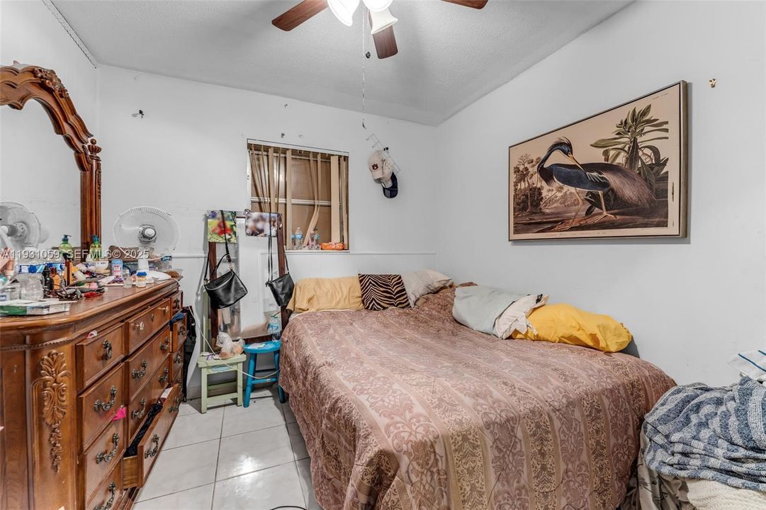 En Venta: $300,000 (5 camas, 4 baños, 1598 Pies cuadrados)