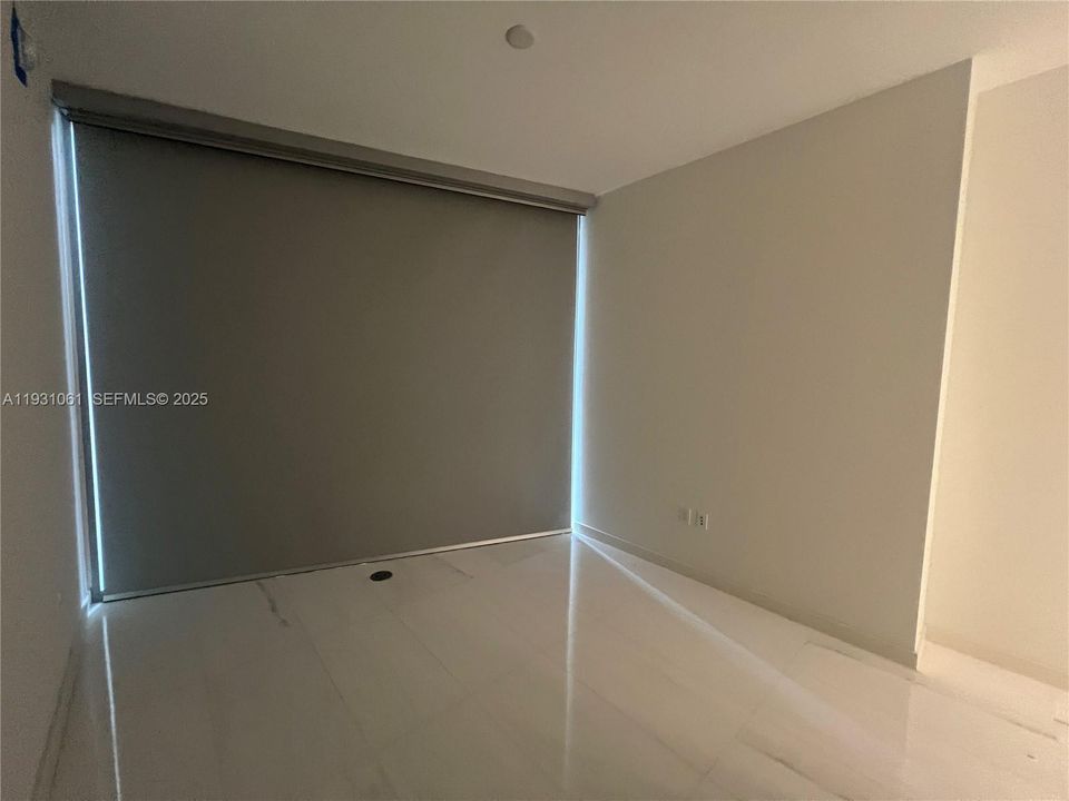 出租: $7,350 (1 贝兹, 1 浴室, 853 平方英尺)