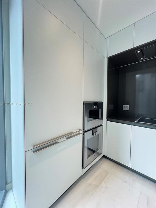 出租: $7,350 (1 贝兹, 1 浴室, 853 平方英尺)