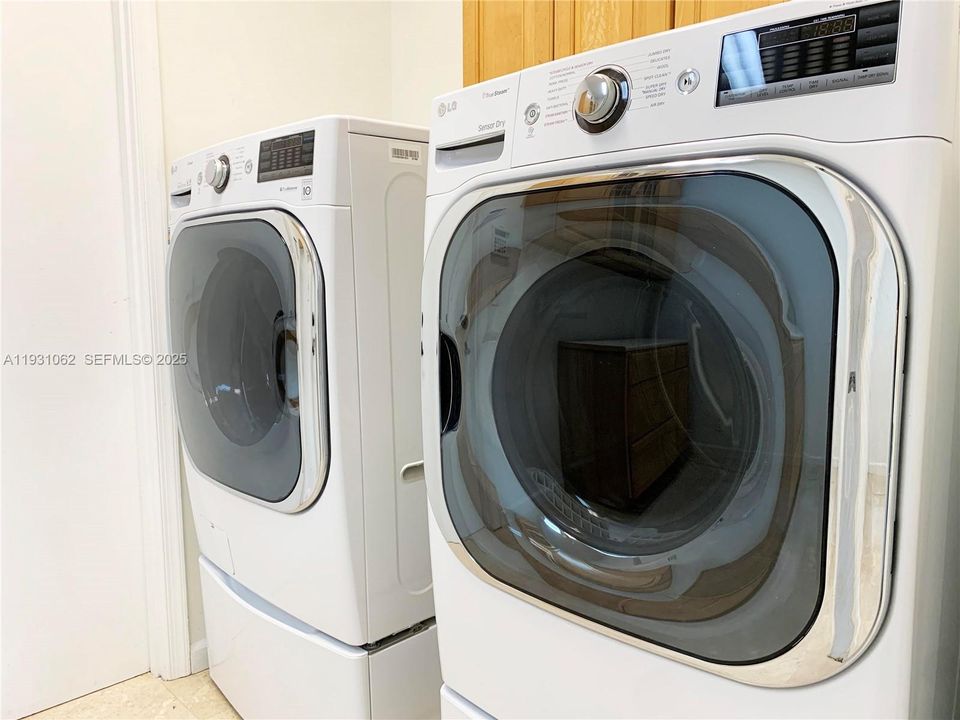 В аренду: $5,250 (3 спален, 2 ванн, 2352 Квадратных фут)