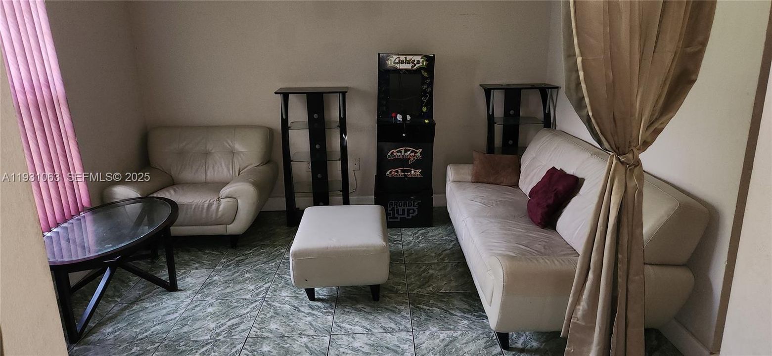 待售: $505,000 (3 贝兹, 2 浴室, 1412 平方英尺)