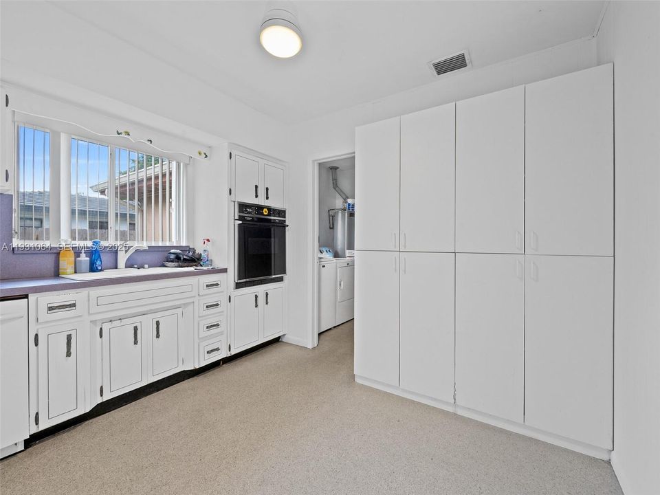 En Venta: $599,000 (3 camas, 2 baños, 1666 Pies cuadrados)