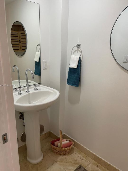 En Venta: $515,000 (1 camas, 1 baños, 806 Pies cuadrados)