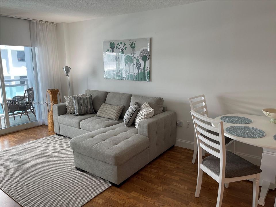 En Venta: $515,000 (1 camas, 1 baños, 806 Pies cuadrados)