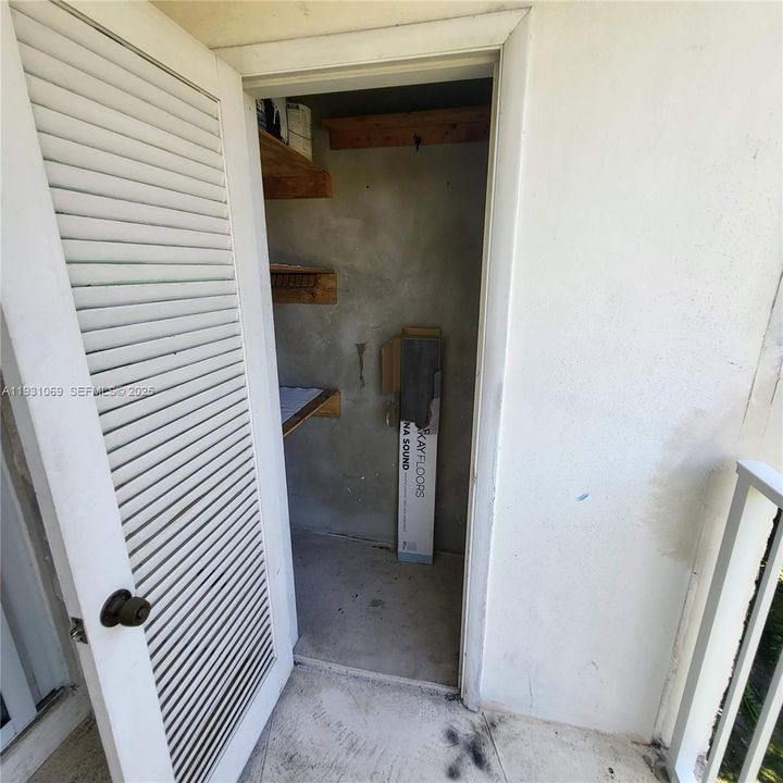 В аренду: $4,000 (2 спален, 2 ванн, 1100 Квадратных фут)