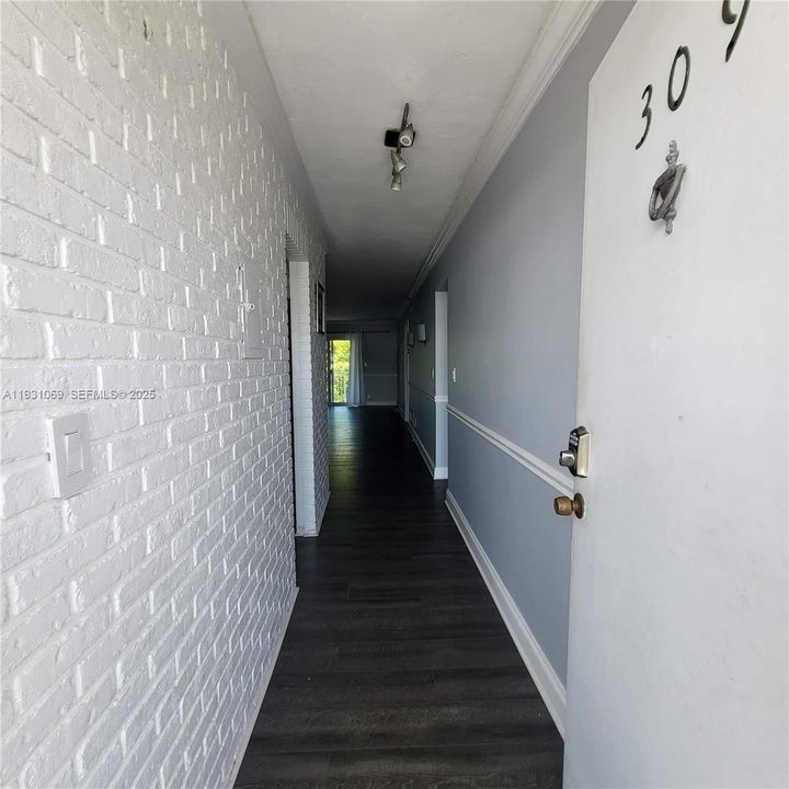 В аренду: $4,000 (2 спален, 2 ванн, 1100 Квадратных фут)