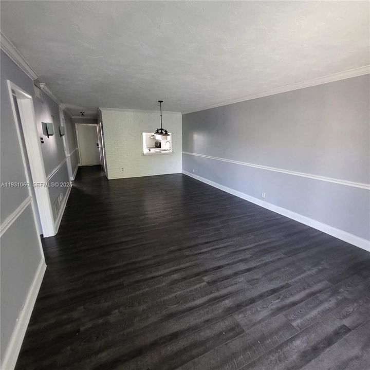 В аренду: $4,000 (2 спален, 2 ванн, 1100 Квадратных фут)