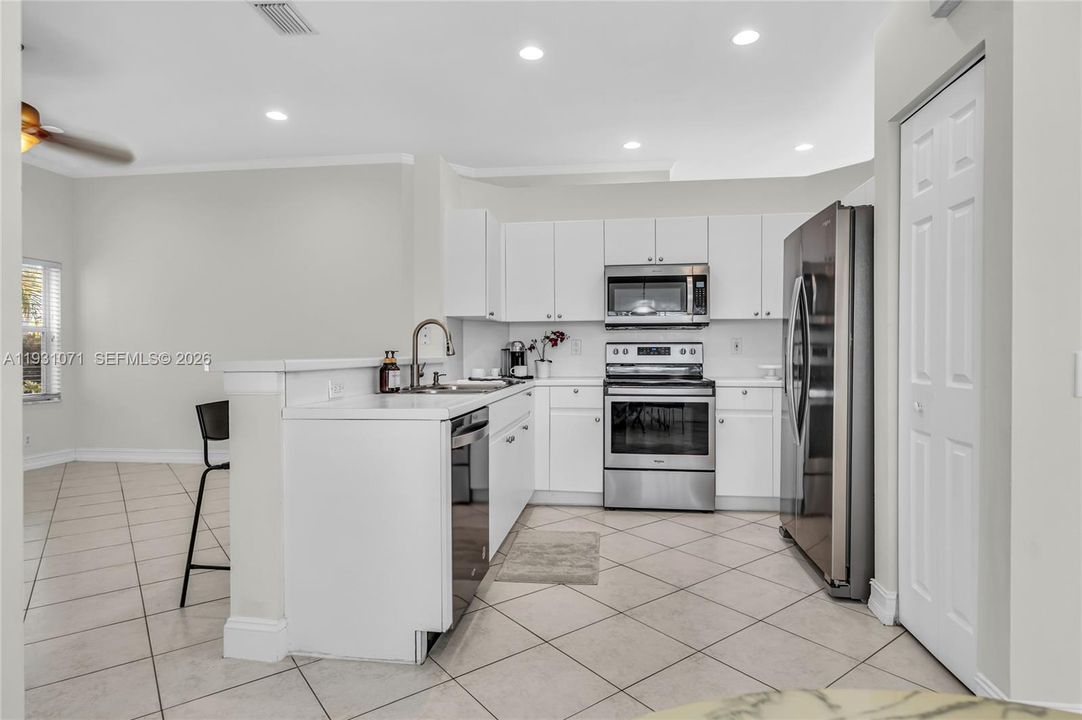 For Rent: $4,450 (3 beds, 2 baths, 1672 Square Feet)