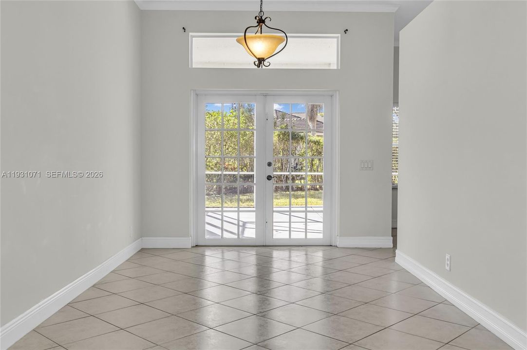 For Rent: $4,450 (3 beds, 2 baths, 1672 Square Feet)