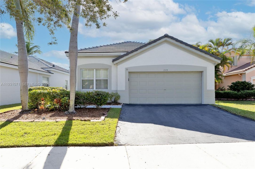 For Rent: $4,450 (3 beds, 2 baths, 1672 Square Feet)