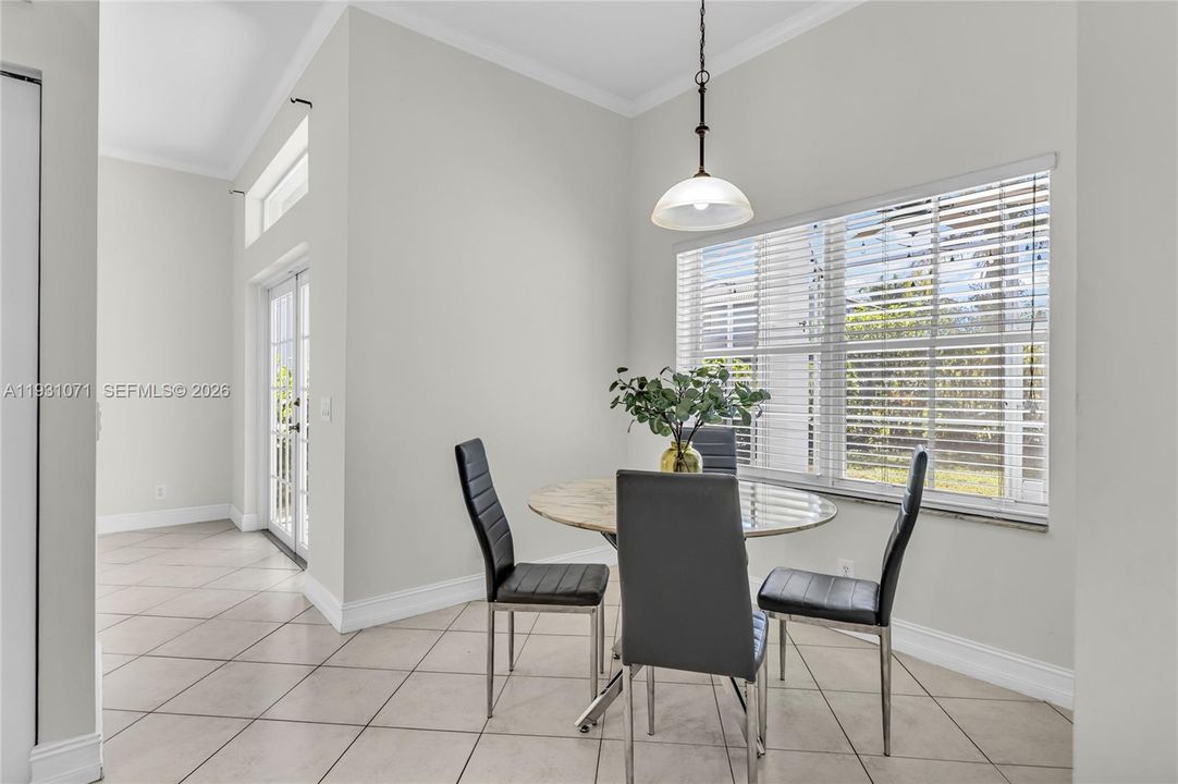 For Rent: $4,450 (3 beds, 2 baths, 1672 Square Feet)