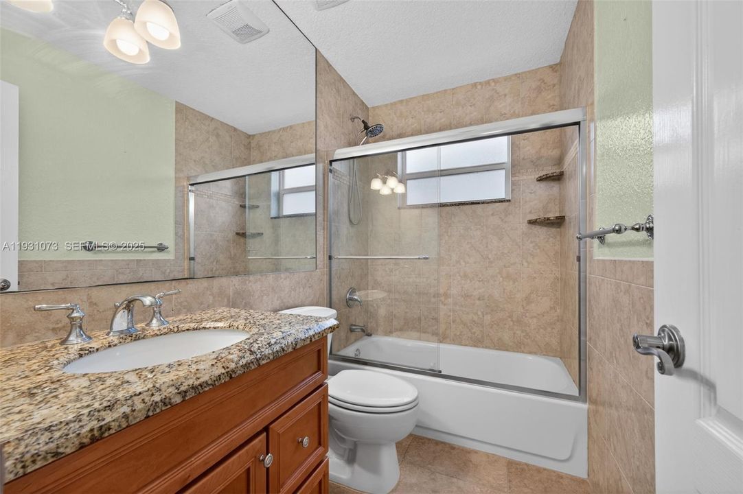 En Renta: $4,000 (3 camas, 2 baños, 2100 Pies cuadrados)