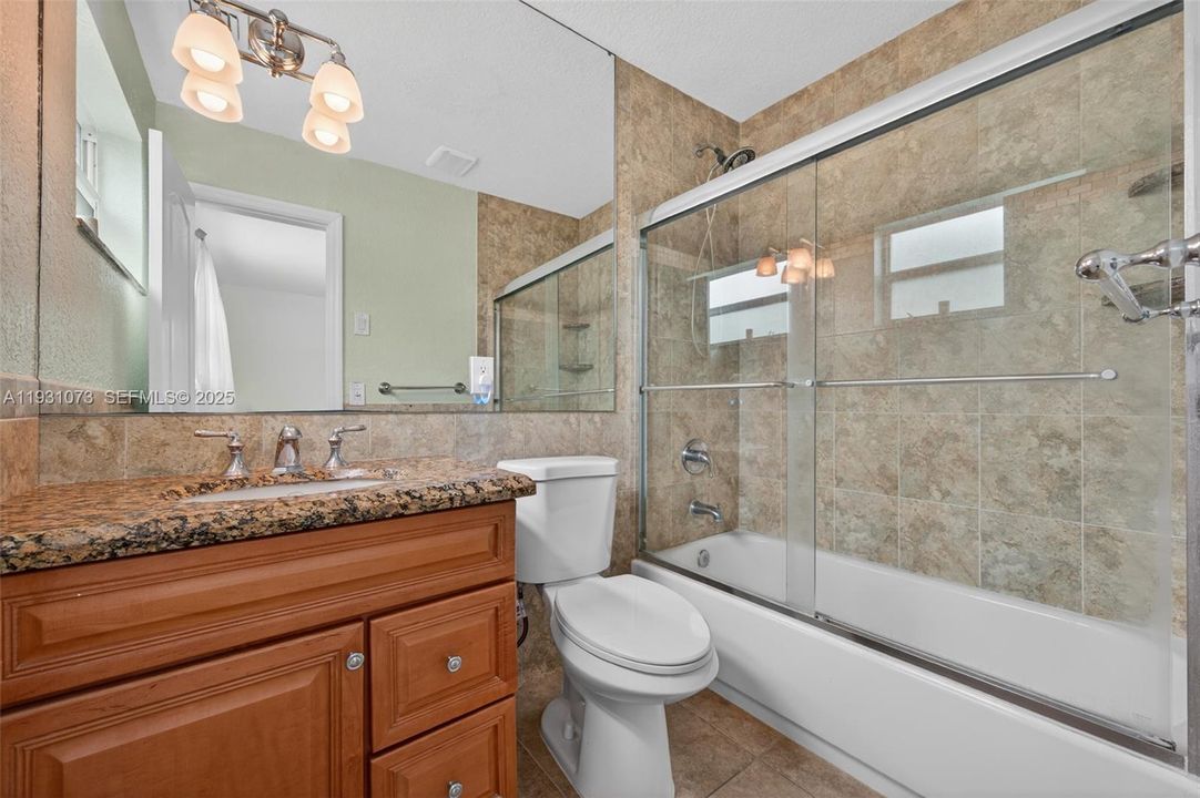 En Renta: $4,000 (3 camas, 2 baños, 2100 Pies cuadrados)