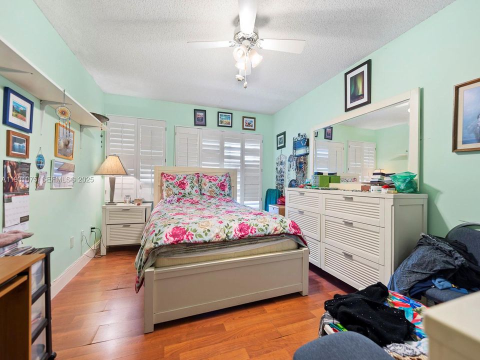 待售: $280,000 (2 贝兹, 2 浴室, 1192 平方英尺)