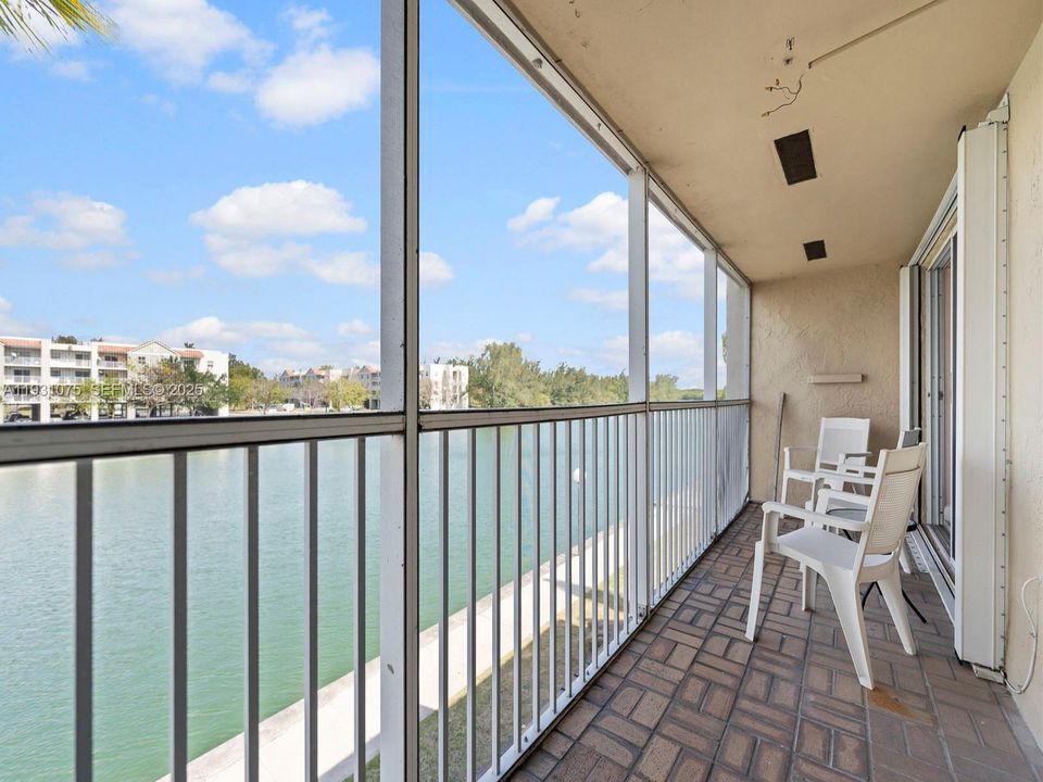 待售: $280,000 (2 贝兹, 2 浴室, 1192 平方英尺)