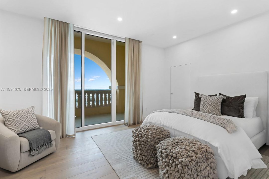 For Sale: $17,500,000 (5 beds, 4 baths, 8081 Square Feet)