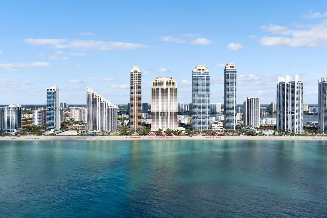 For Sale: $17,500,000 (5 beds, 4 baths, 8081 Square Feet)