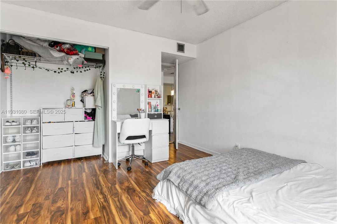 En Venta: $175,000 (2 camas, 2 baños, 1019 Pies cuadrados)