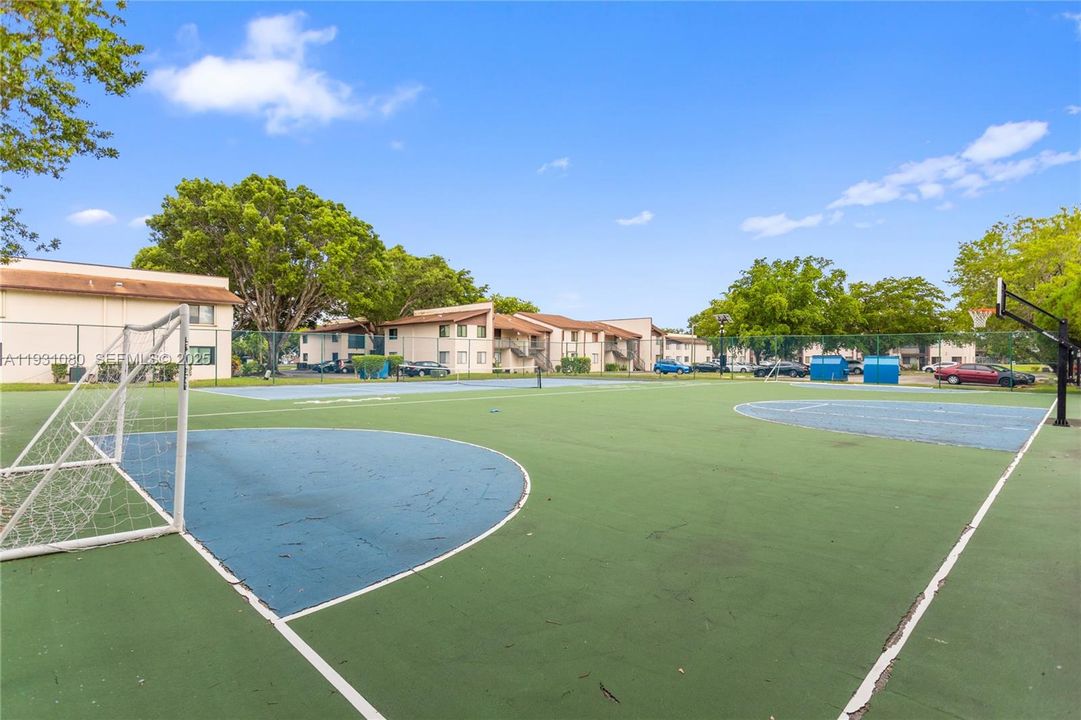 En Venta: $175,000 (2 camas, 2 baños, 1019 Pies cuadrados)