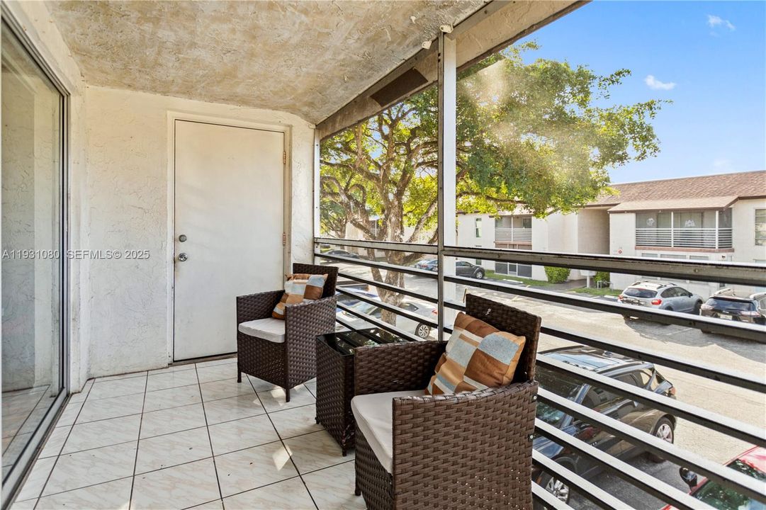 En Venta: $175,000 (2 camas, 2 baños, 1019 Pies cuadrados)