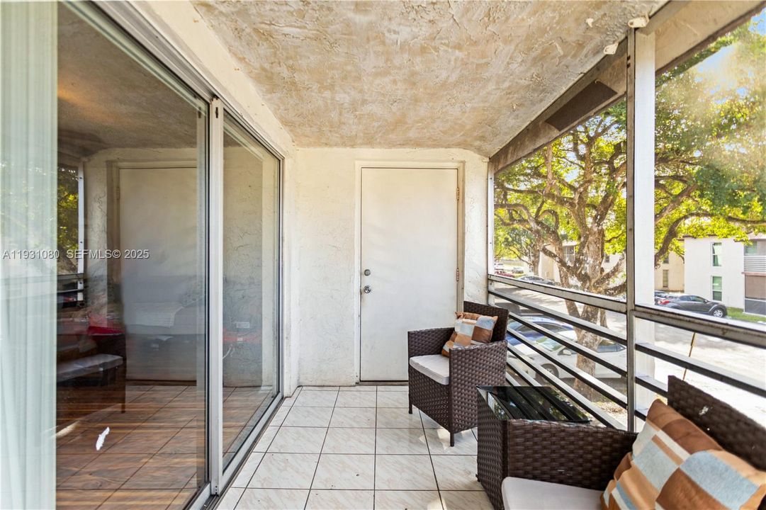 En Venta: $175,000 (2 camas, 2 baños, 1019 Pies cuadrados)